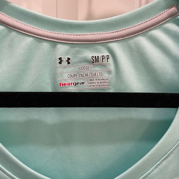 Under armor v-neck - Picture 2 of 2